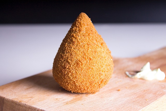 Receitas com Peito de Frango: Deliciosa Coxinha Fit